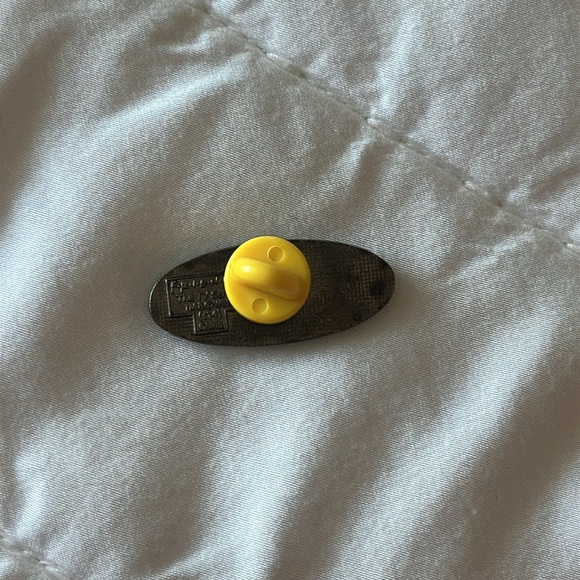 Friends Logo Collector Pin - Picture 2 of 3